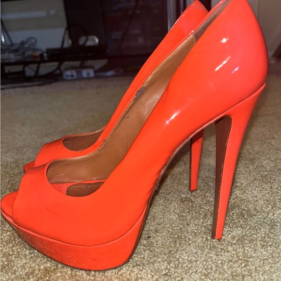 Italian designer shoes. Worn less than 5 times because I’m very tall - Picture 7 of 9